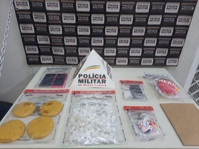 Casal é preso e grande quantidade de cocaína é apreendida em Varginha