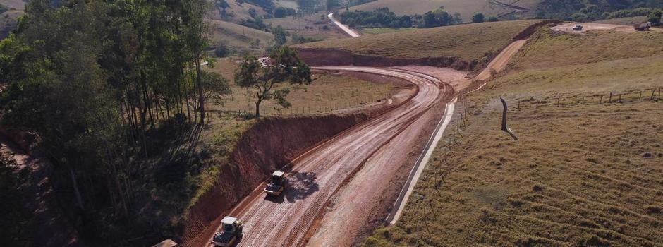 Obras em trecho que vai ligar o Sul de Minas ao Vale do Paraíba já estão 20% concluídas, segundo o DER-MG