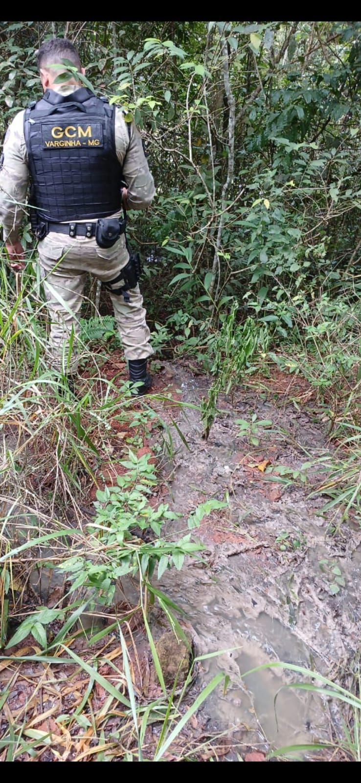Guarda Municipal de Varginha é acionada em local de possível despejo de esgoto em curso d’água de nascentes