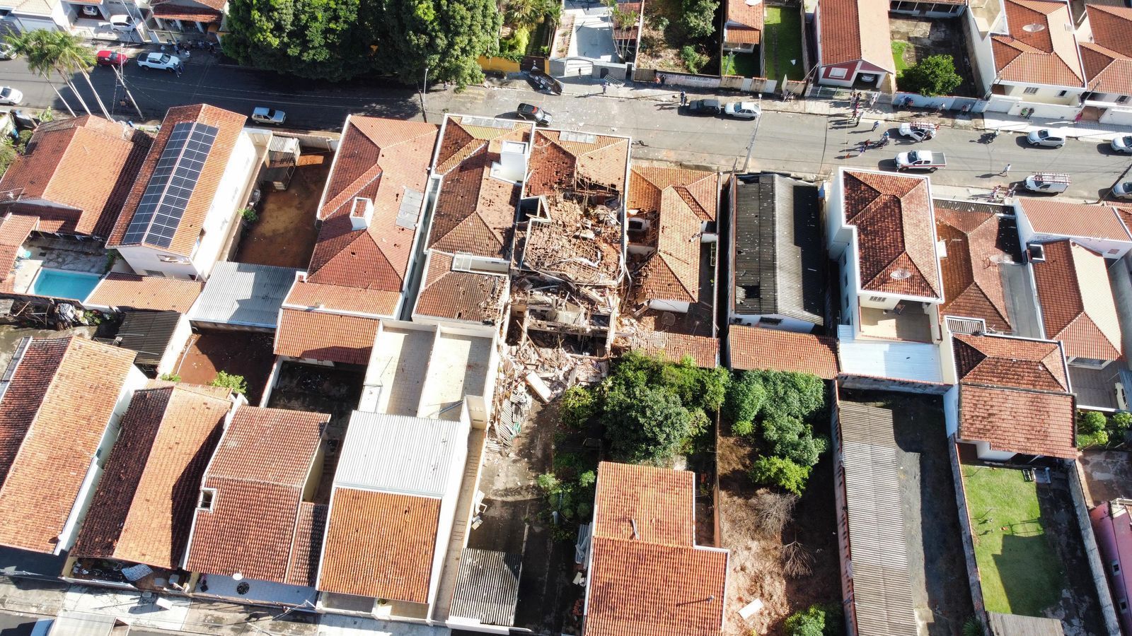 Vazamento de gás provoca explosão em padaria e causa danos em imóveis em Jacutinga
