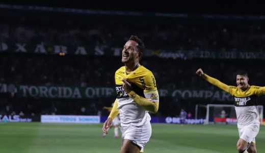 Capitão do Criciúma, Rodrigo Rodrigues participou dos dois gols na vitória sobre o Coritiba