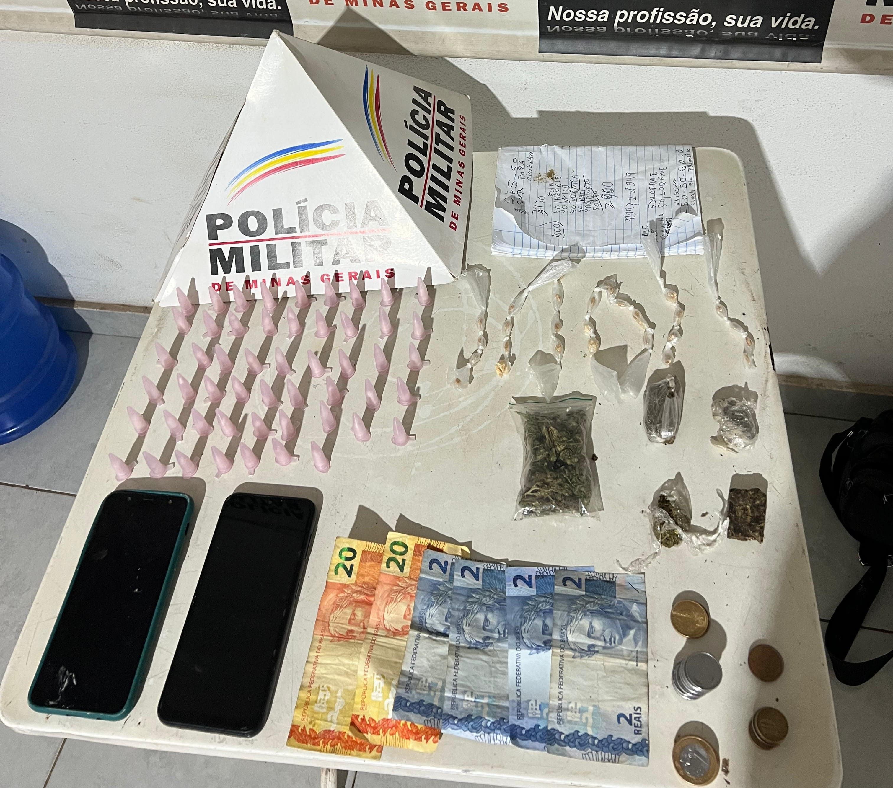 Polícia Militar prende suspeito e apreende drogas em operação no bairro Barro Preto, em Mariana