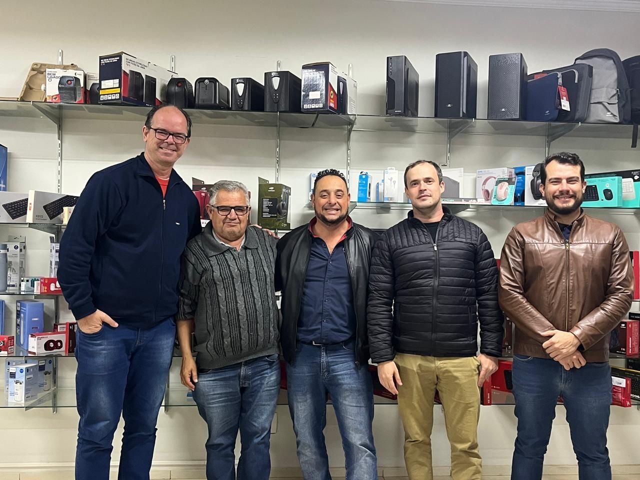 Vereadores de Varginha  visitam empresa Coletek e discutem projeto sobre encargo de reversão