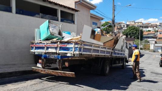 Orientação é que os moradores deixem esses itens nas calçadas com antecedência.