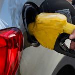 Por que montadoras recomendam gasolina comum e não a aditivada?
