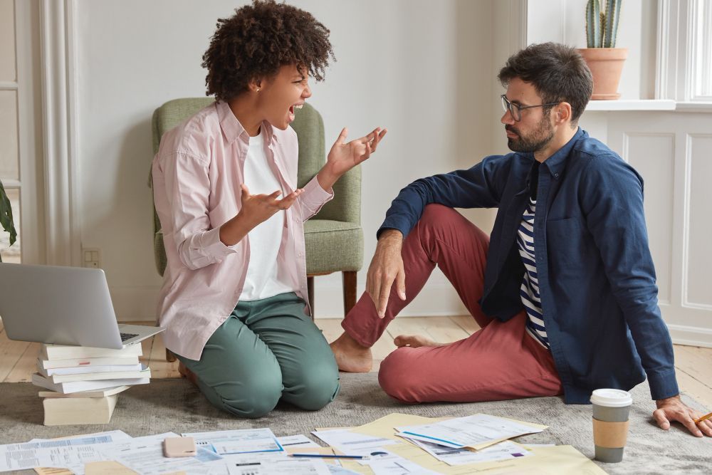 O que significa, segundo a psicologia, quando uma pessoa se cala sempre para evitar conflitos