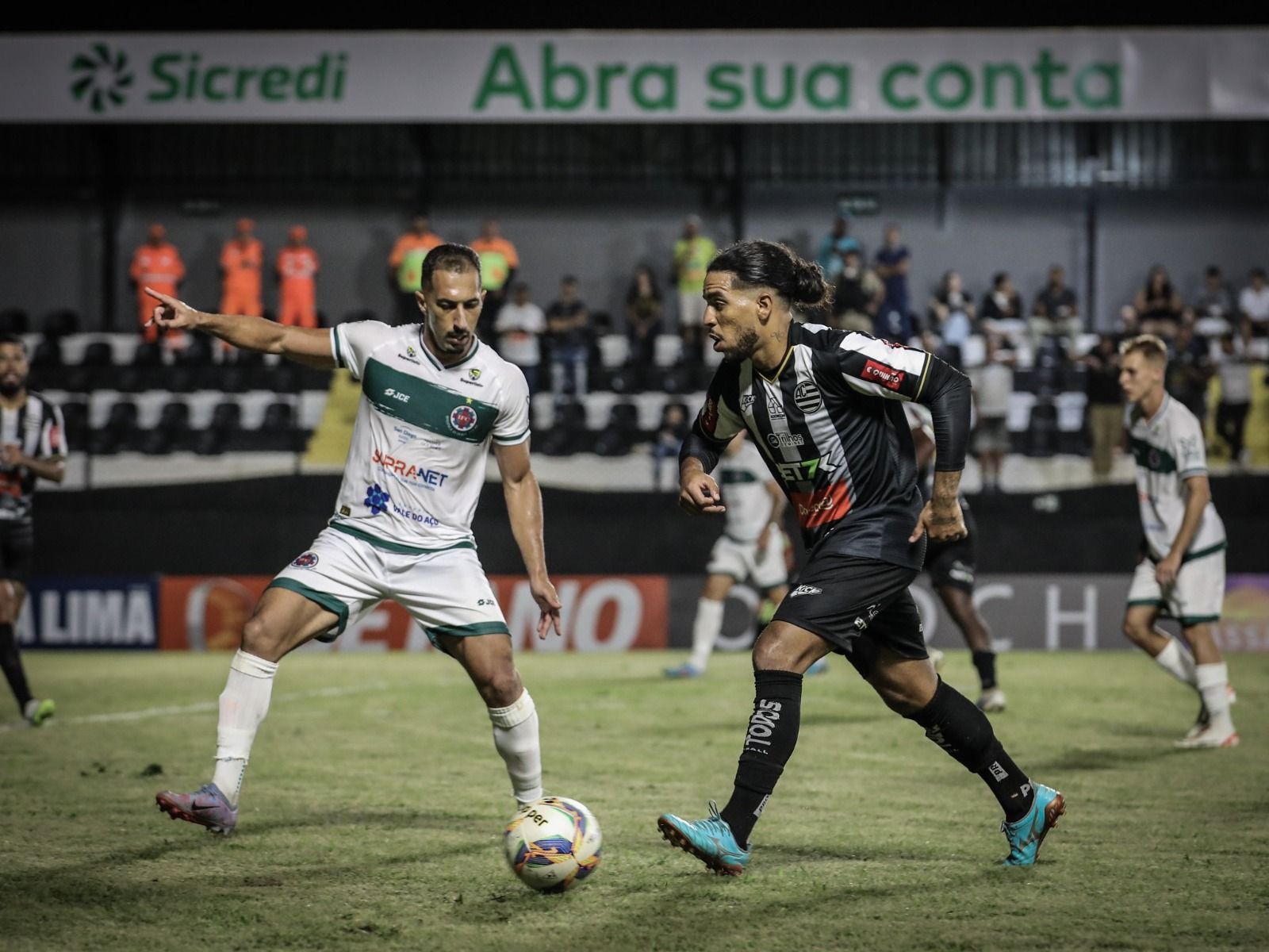 Lateral do Athletic elogia Cruzeiro e diz o que espera do jogo pelo Mineiro