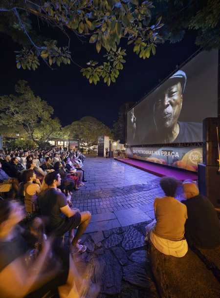 Quase 140 filmes serão exibidos ao longo de nove dias, além de encontros, rodas de conversa e rodadas de negócio que compõem o cenário de reflexão do cinema brasileiro