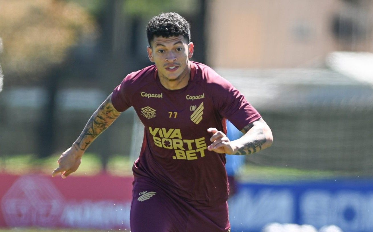 Athletico-PR relaciona quatro jogadores do profissional para a disputa da Taça FPF