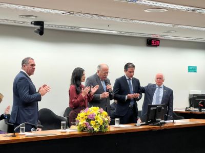Presidente da Câmara, Hugo Motta, em culto ecumênico