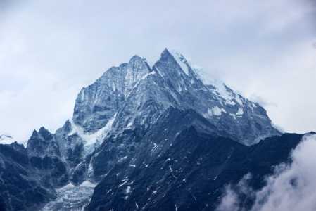Outubro é mês de alta temporada para visitas ao Everest