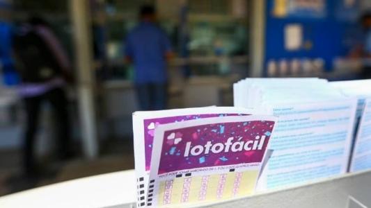 296 apostas fizeram 14 números