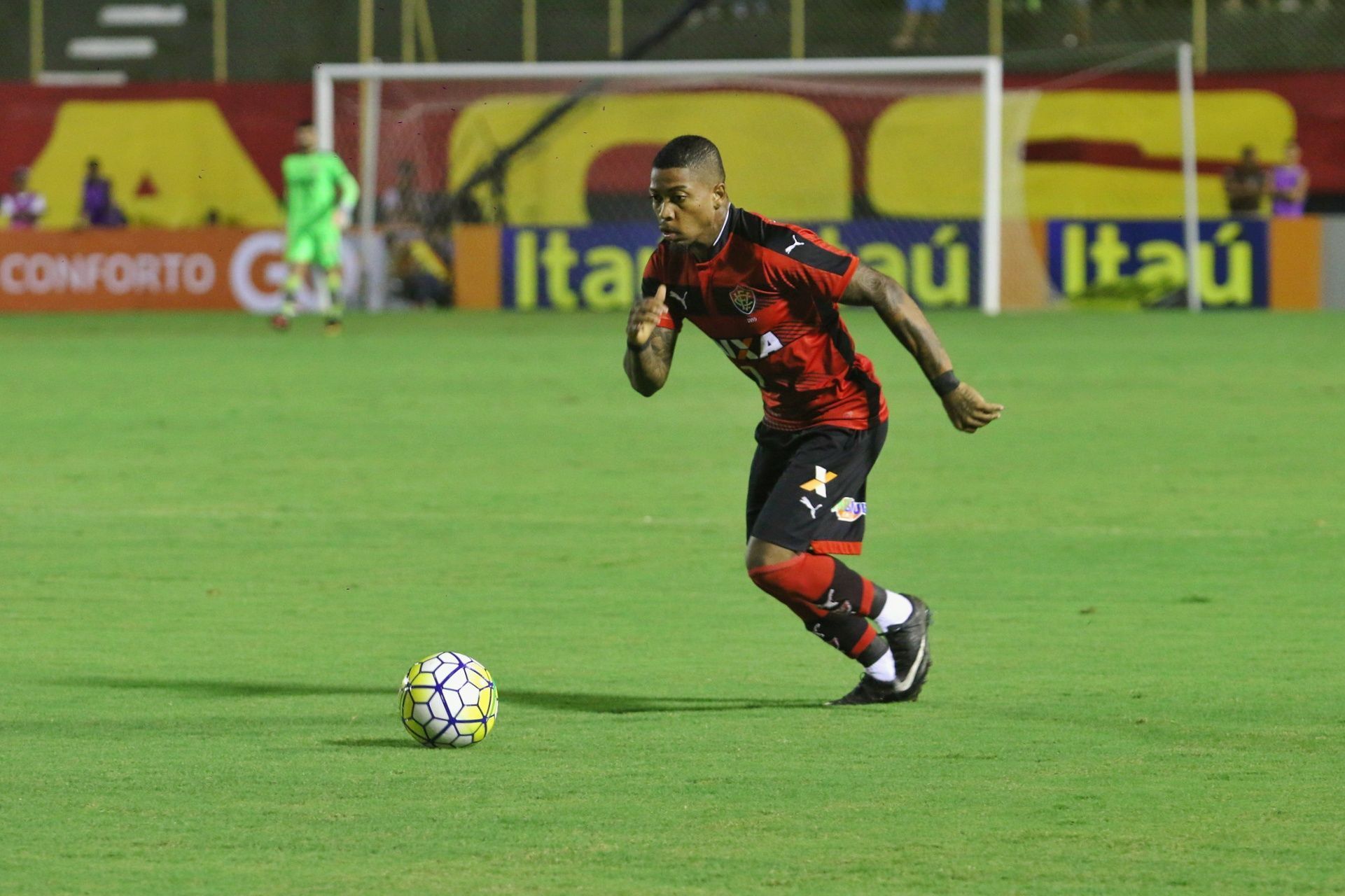 Sonho antigo do clube, ex-atacante do Cruzeiro pode retornar ao Vitória