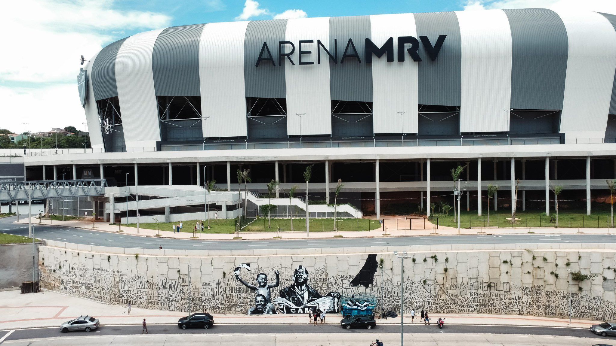 Torcedor do Atlético se emociona com homenagem em muro da Arena MRV