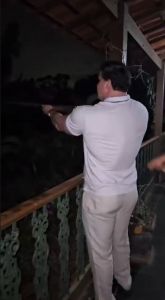 Renê Júnior atirando