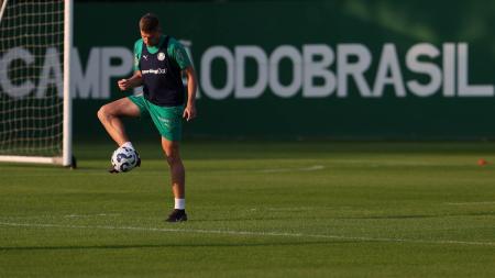 Bruno Fuchs durante treino no Palmeiras