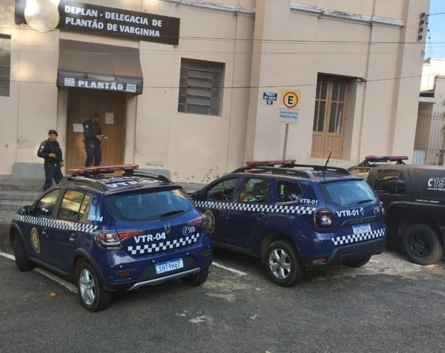 Homem é levado à delegacia após cão atacar criança em Varginha