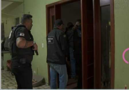 Polícia Civil deflagrou a Operação Cleptocard, que investiga golpes com troca de cartões bancários.