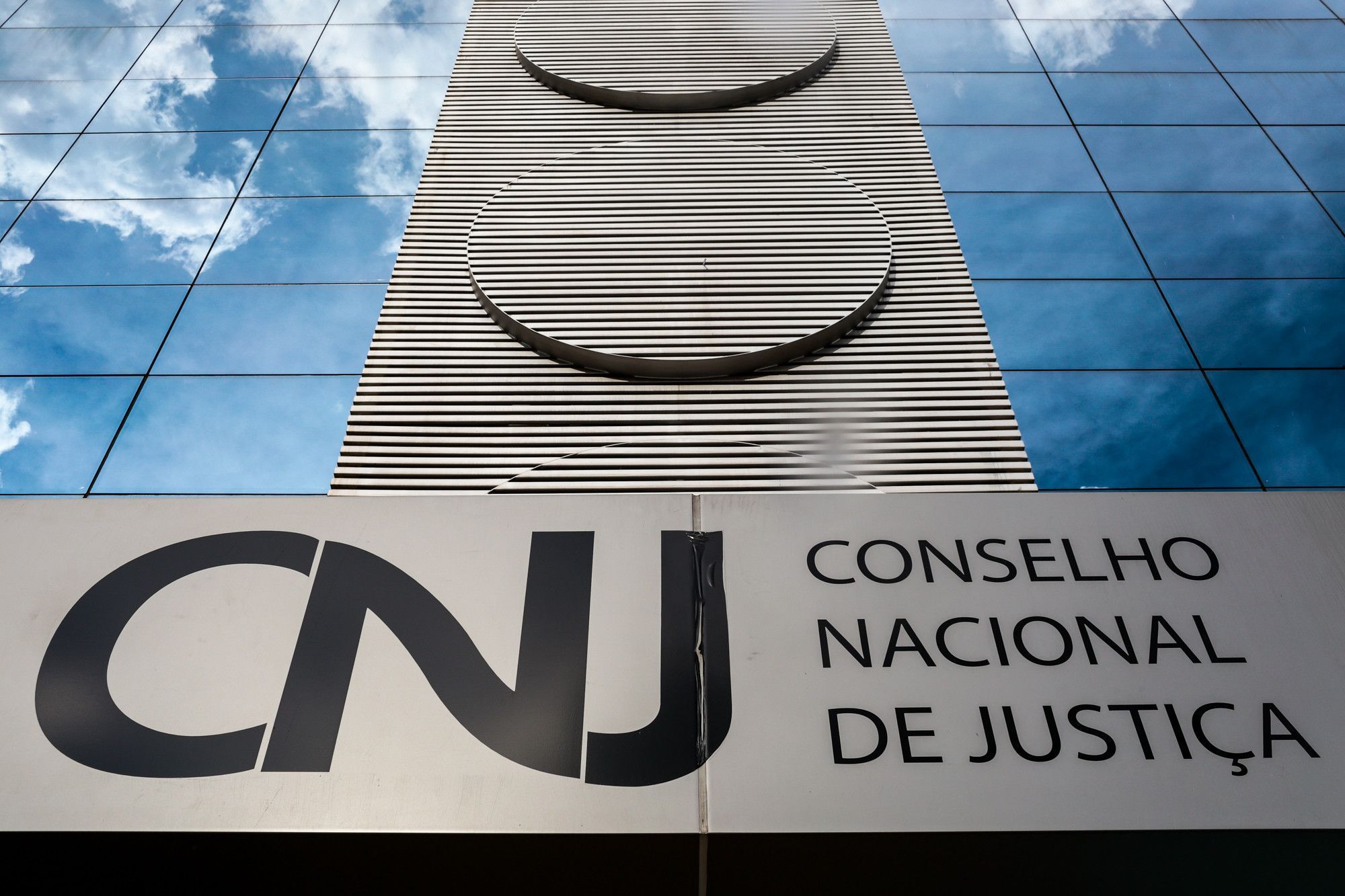 Processos contra facções criminosas quase dobram em cinco anos no Brasil