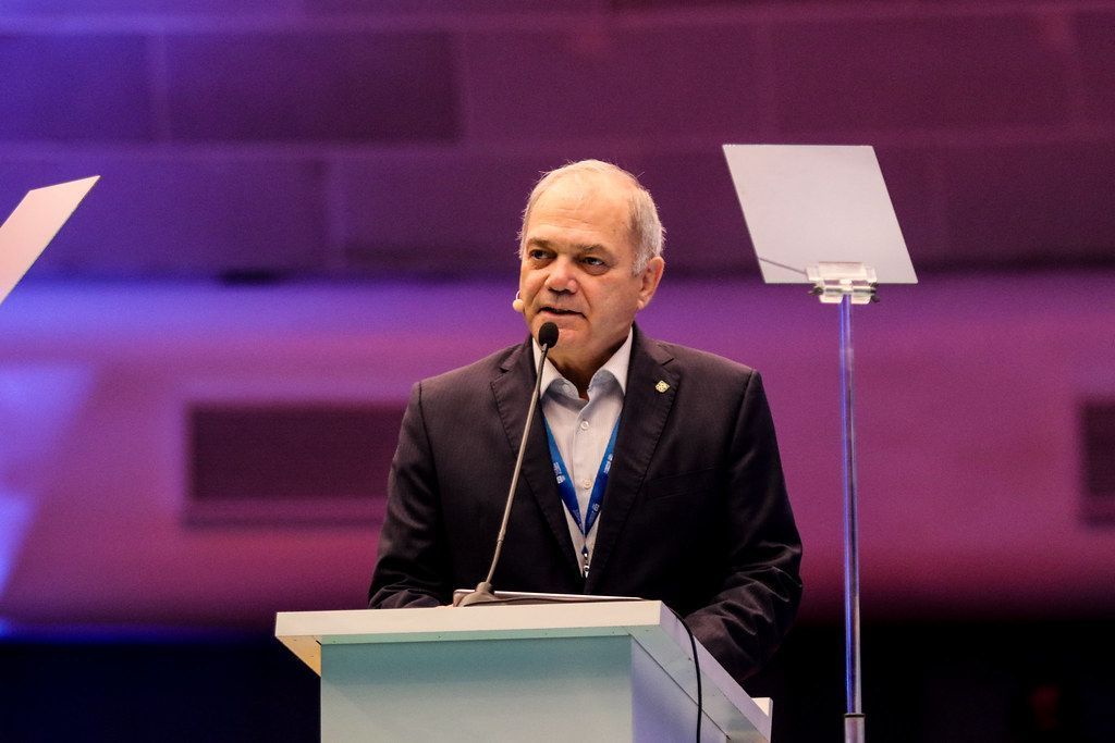 Atletas e Ministério do Esporte reagem à candidatura de reeleição de presidente do COB