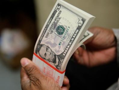 Entenda o que fez o dólar se aproximar de R$ 6,40 no Google | CNN Brasil
