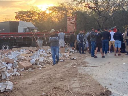 Acidente ocorreu no km 492, em Francisco Sá, no Norte de Minas