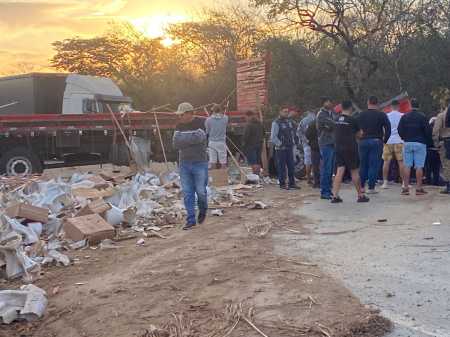 Acidente ocorreu no km 492, em Francisco Sá, no Norte de Minas
