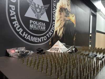 Homem é preso com arsenal em BH
