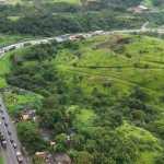 Acidentes e trânsito lento: motoristas enfrentam congestionamentos nas estradas que cortam MG