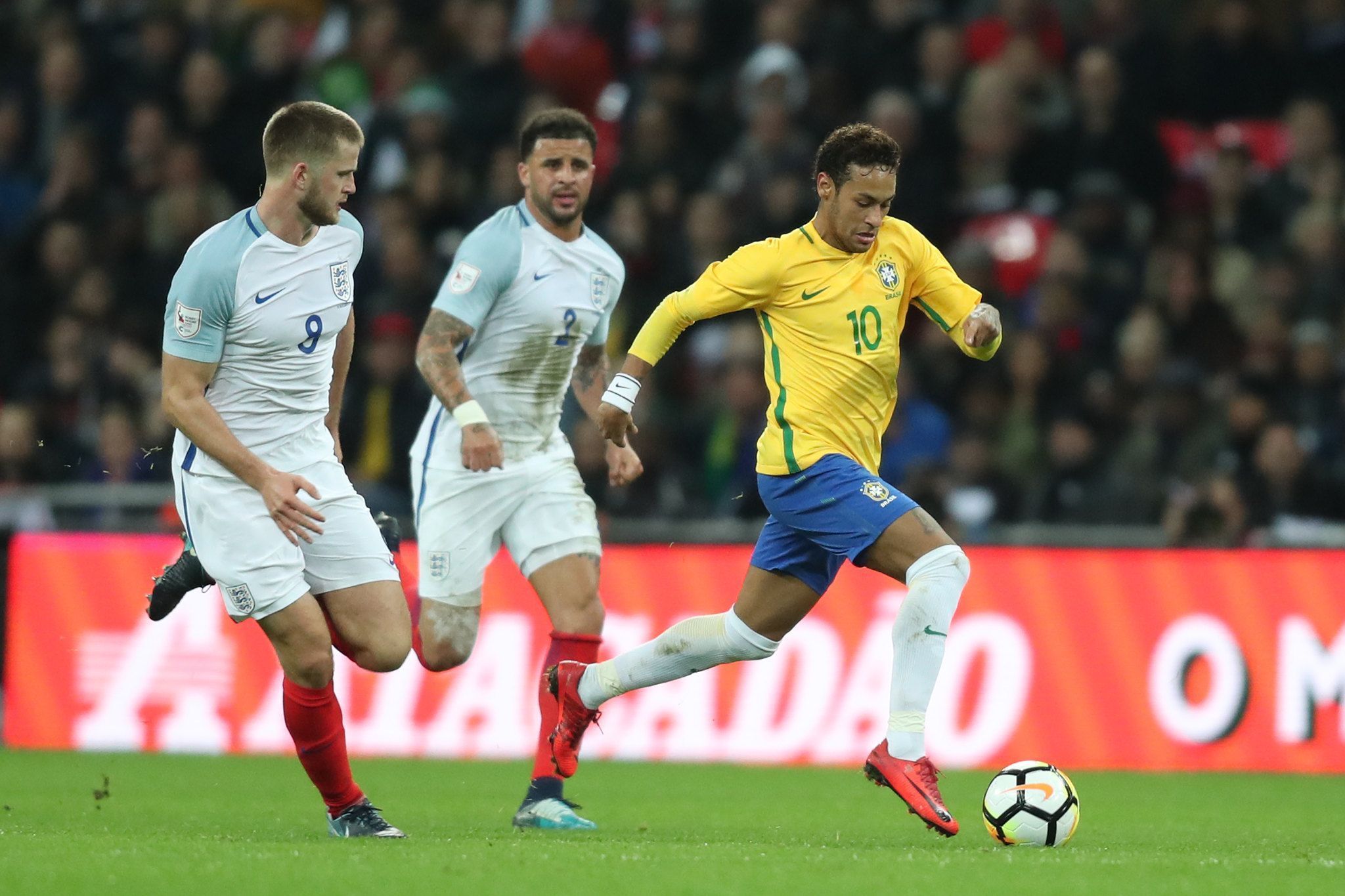 Brasil defende retrospecto dominante diante da Inglaterra; veja números