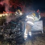 Irmãos morrem em acidente de carro na MGC-401, no Norte de Minas; carro capotou e pegou fogo