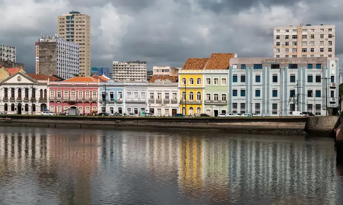 Oportunidades em Pernambuco: mais de 2,2 mil vagas com salários de até R$ 12,1 mil