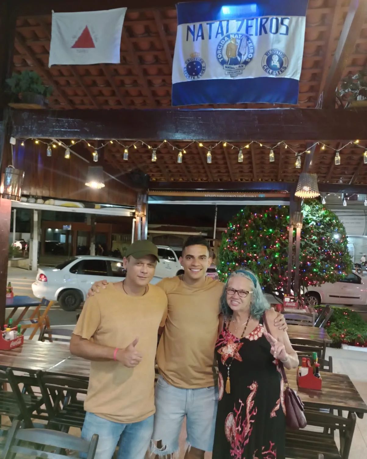 Cruzeiro: Bruno Rodrigues aparece de surpresa em reduto de cruzeirenses em Natal