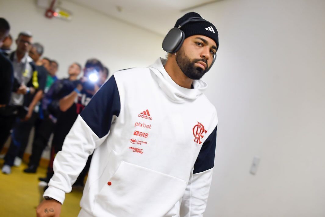 Imagem com a camisa Corinthians é novo atrito na relação entre Gabigol e Flamengo