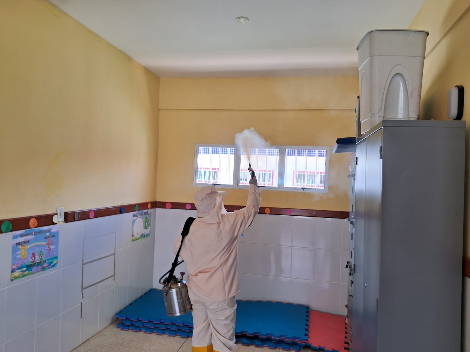 Escolas e creches de Varginha recebem inseticida contra a dengue