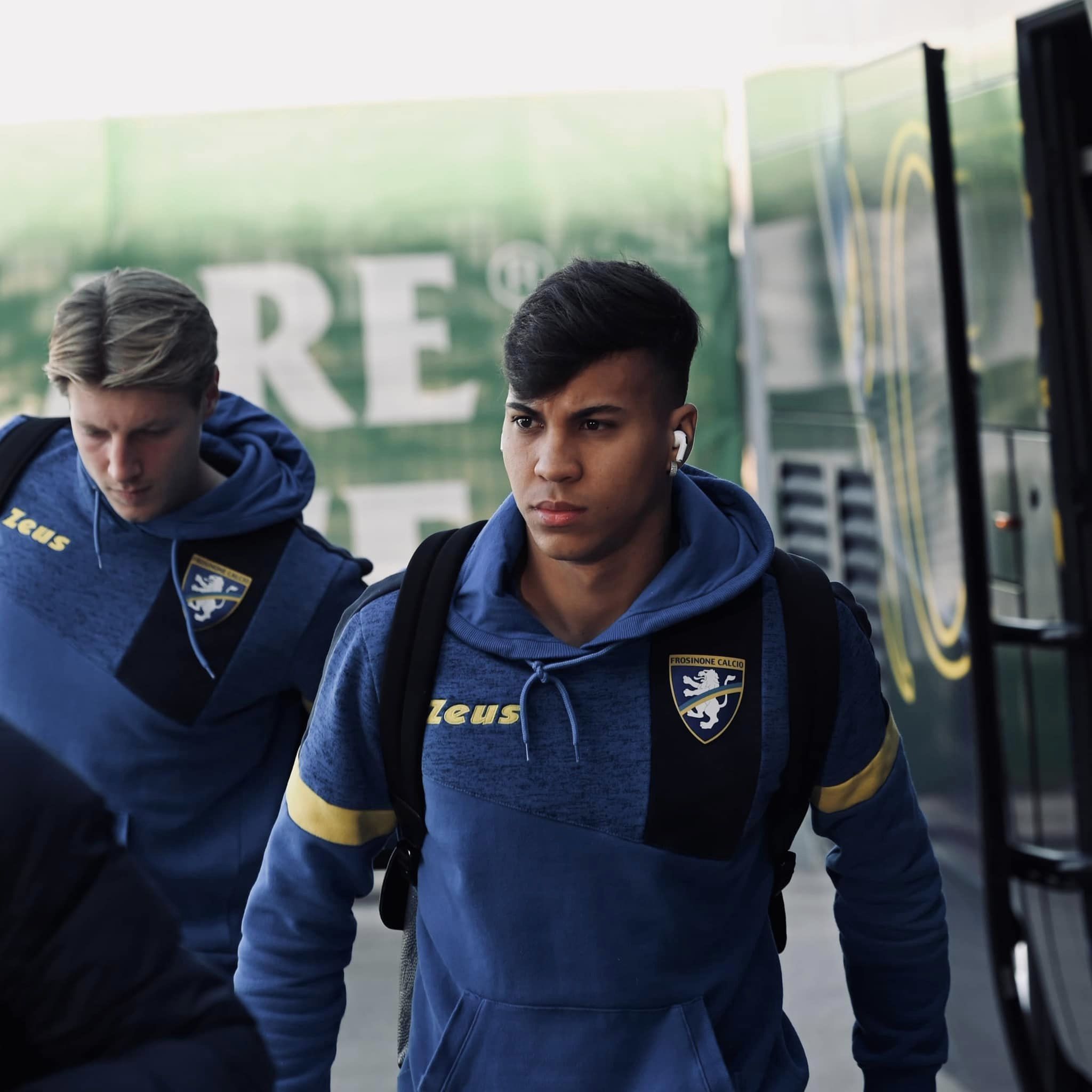Cruzeiro faz anúncio sobre Kaio Jorge e espera atacante para exames em BH
