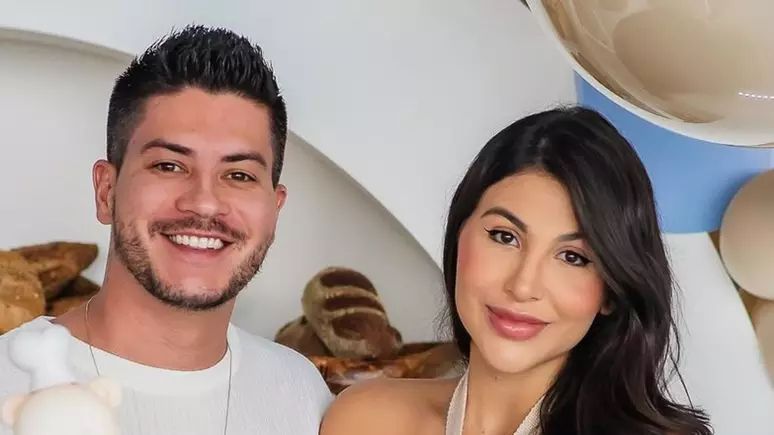 Arthur Aguiar esclarece boatos sobre fim do relacionamento com Jheny Santucci