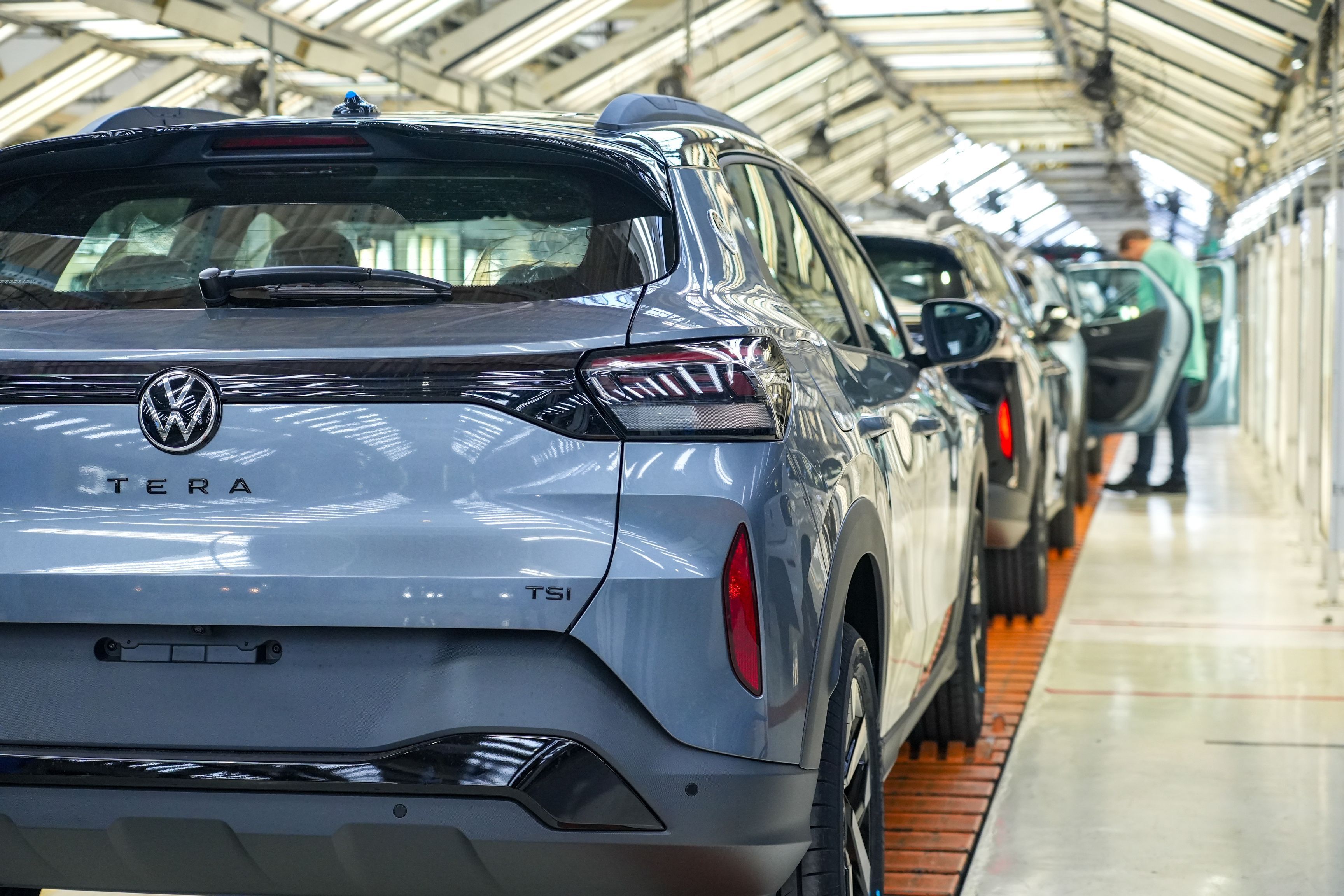 Todos os carros da Volkswagen feitos no Brasil a partir de 2026 terão versão híbrida