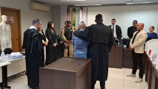 De acordo com a denúncia, Naire agiu por motivo torpe, e recurso que dificultou a defesa de Wallysson, e ainda por discriminação racial, inconformado em aceitar que a vítima, um homem negro, fosse policial penal