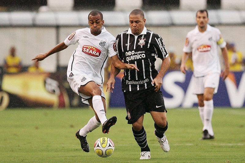 Atacante revela ligação de Ronaldo nos tempos de Corinthians: 'Vamos meter a porrada'