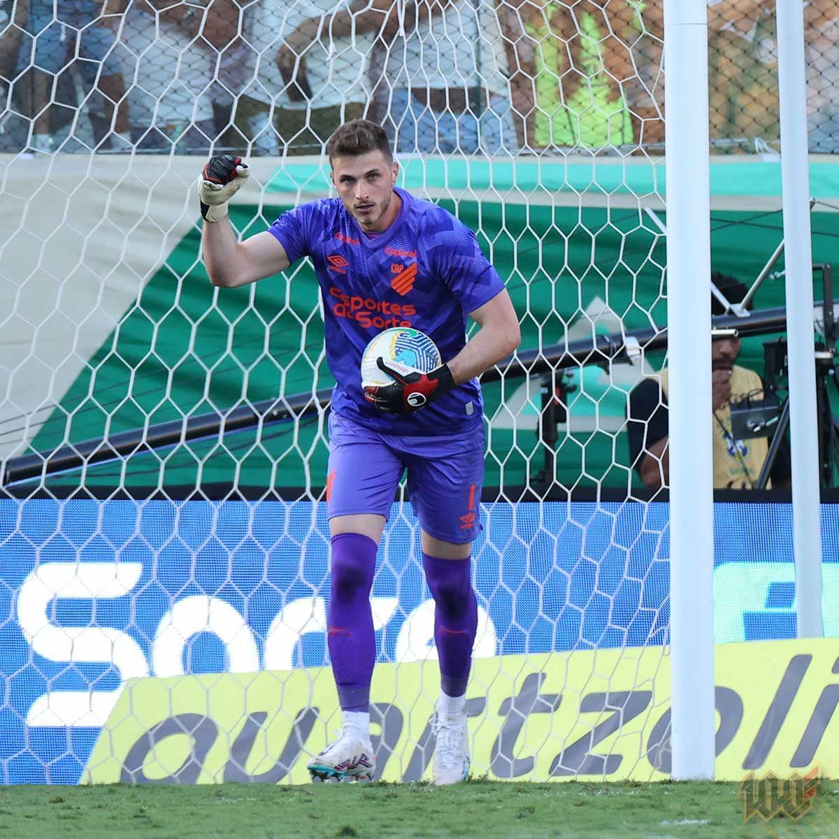 CBF elege melhor goleiro do Campeonato Brasileiro em abril