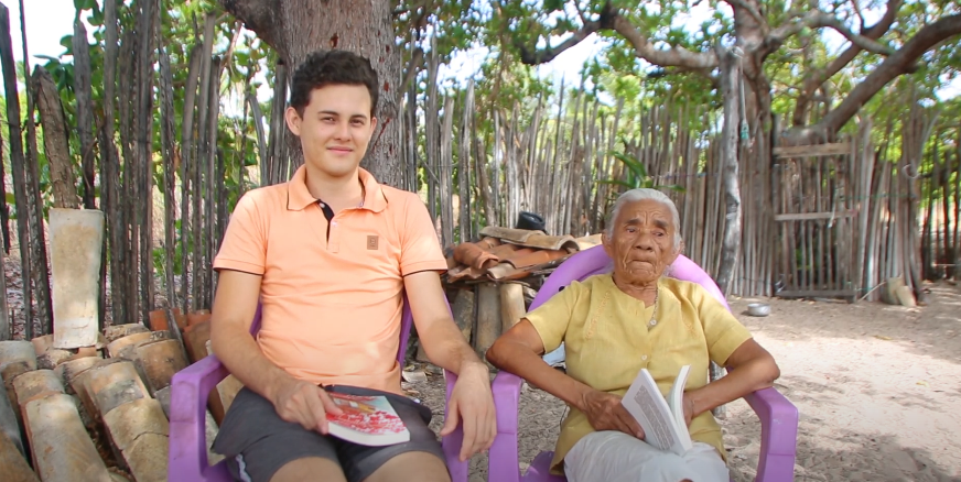 Aos 89 anos, mulher que só estudou até a quinta série é finalista de prêmio literário