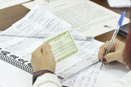 TRE terá plantão estendido para registro e regularização de títulos de eleitor | CNN Brasil