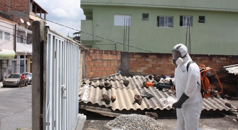 Prefeitura de BH vai aplicar inseticida para combater dengue em Venda Nova