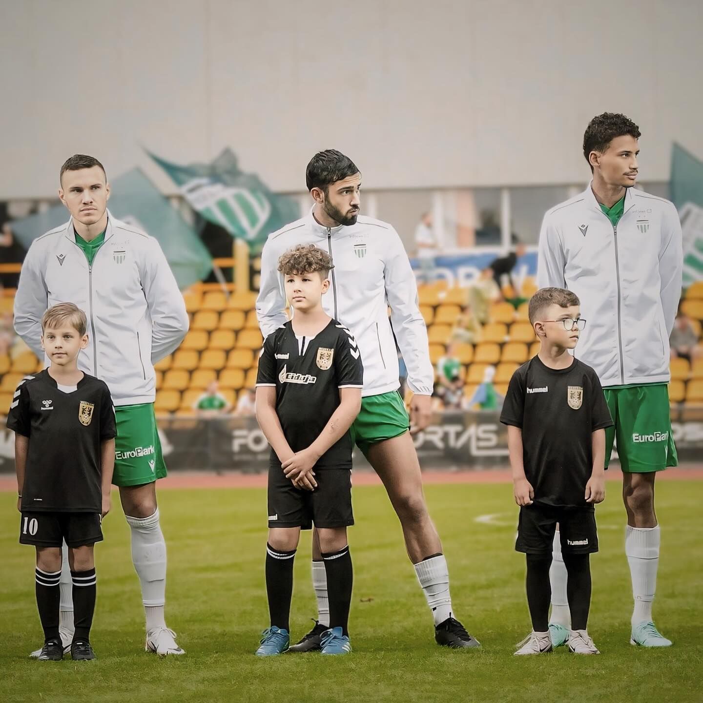 Atacante emprestado pelo Atlético se destaca, mas time é eliminado na Conference League