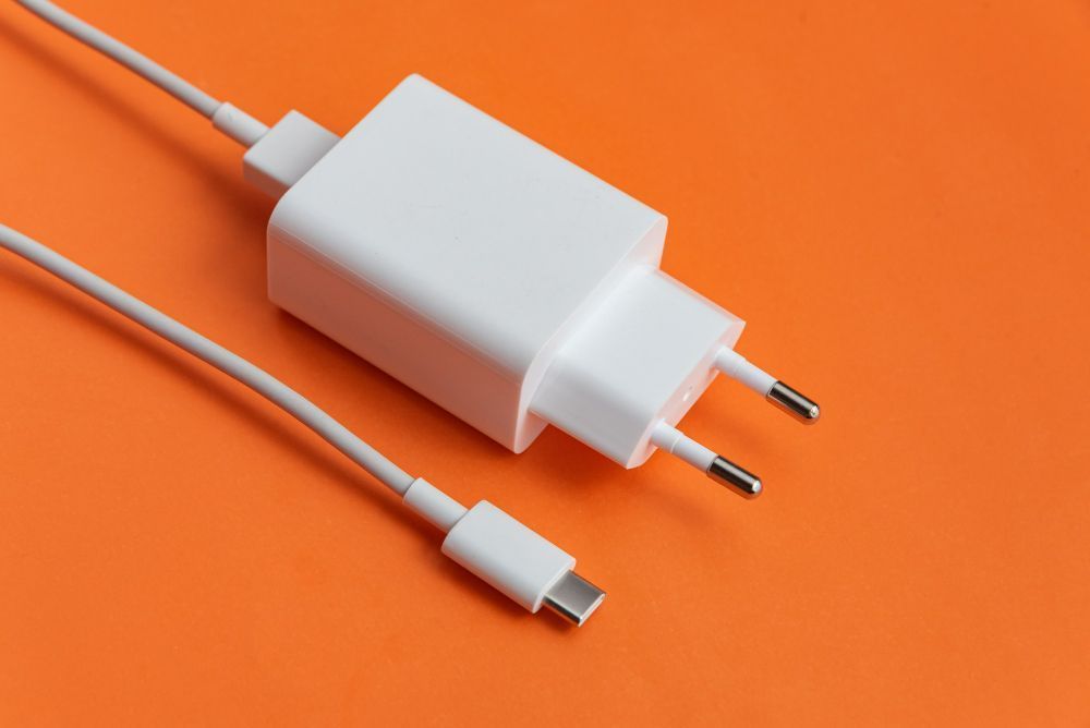 Por que o carregador do celular esquenta e como resolver