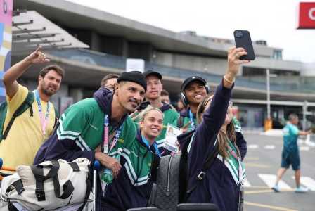 Atletas do Skate Street brasileiro chegam em Paris para a Olimpíada