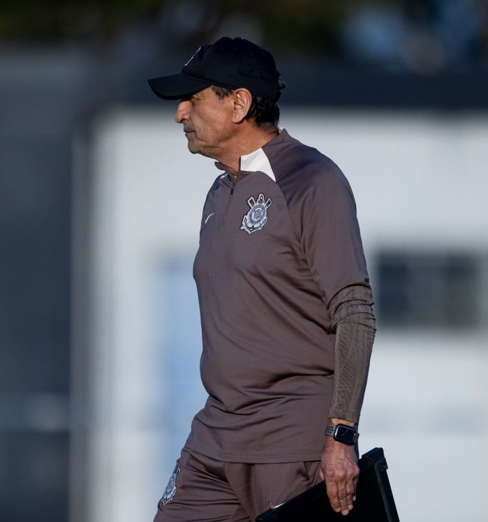 Ramón Díaz deve mesclar o Corinthians contra o Bragantino