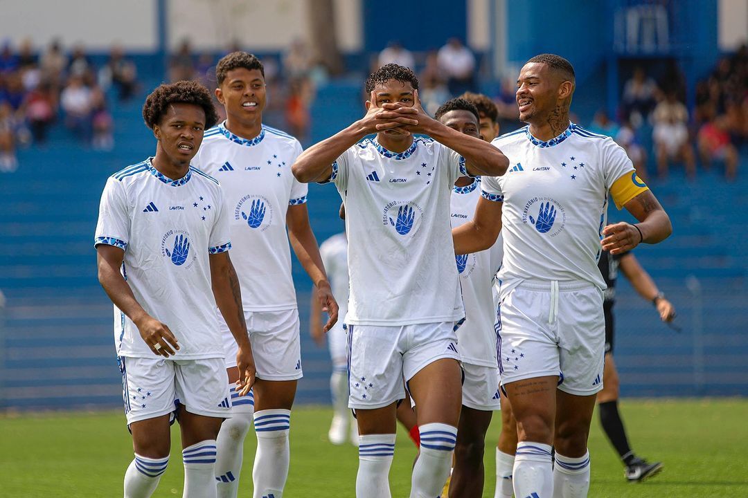 'Promovidos' brilham, Cruzeiro goleia Boston City e vai à semi do Mineiro Sub-20