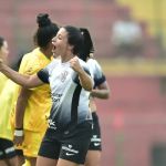 Corinthians perde para o Palmeiras, mas segura vantagem e vai à final do Brasileiro Feminino